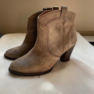 Clarks Indigo Distressed Suede Boots / Booties, Size 7.5